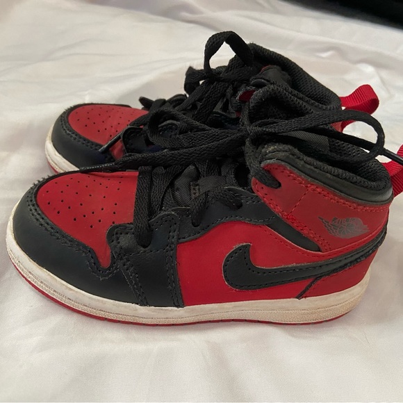 Toddler Jordan’s size 8 - Picture 2 of 3